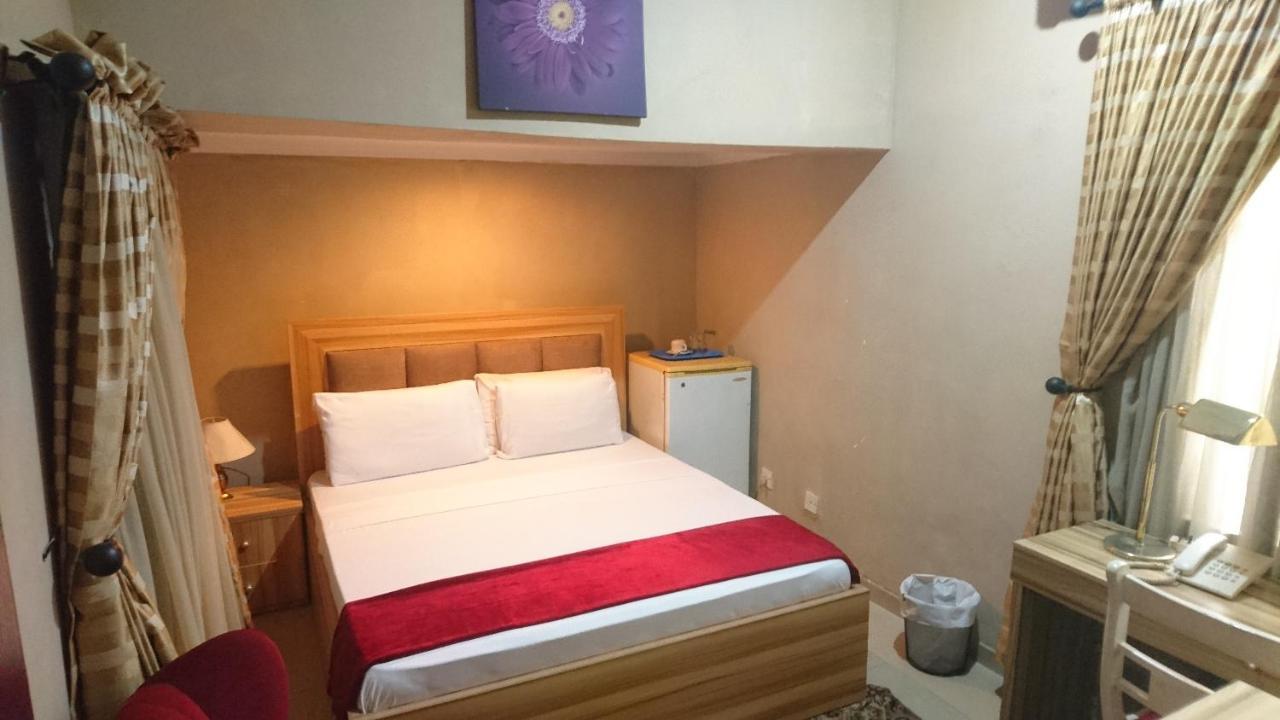 The Ambassadors Hotel Lagos Bagian luar foto